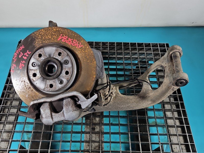 Zwrotnica prawa piasta przód 2.0 16V Peugeot 407 Zwrotnica prawa piasta przód 2.0 16V Peugeot 407