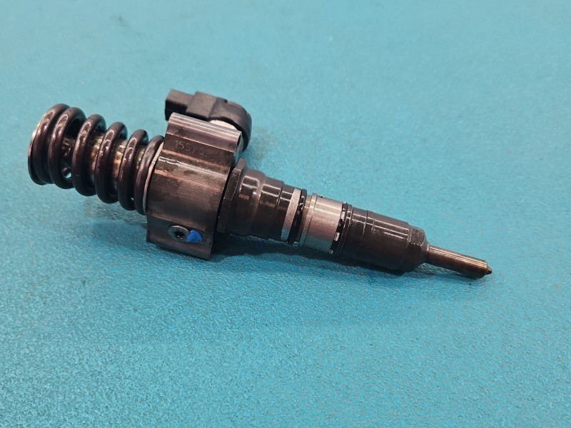 testowany Pompowtryskiwacz 03G130073T 2.0 tdi