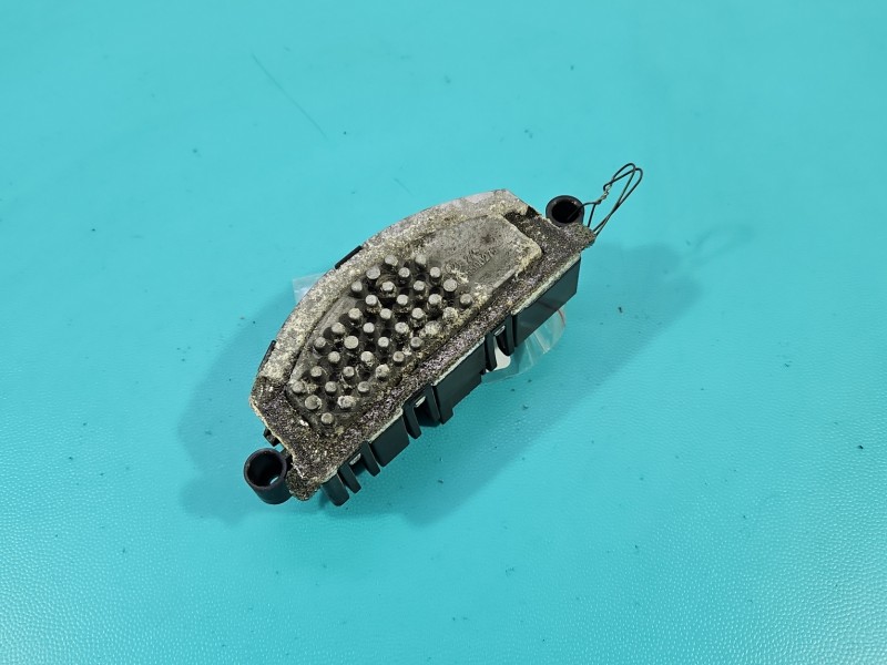 Opornik rezystor AUDI Q5 08- 8T0820521A