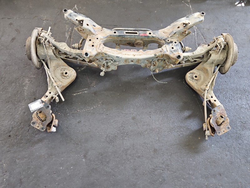 Tylna belka oś tył Nissan Qashqai I J10 06-13 1.6 16V KR16