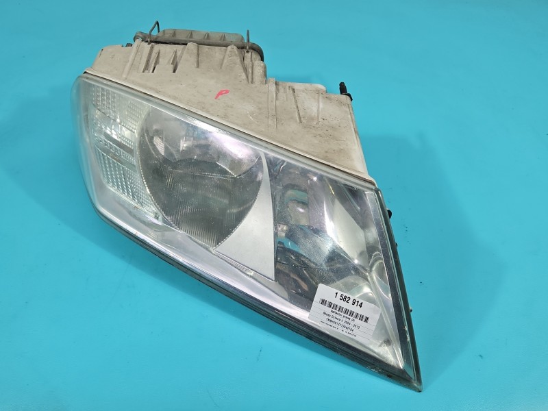 Reflektor prawy lampa przód Skoda Octavia II EUROPA