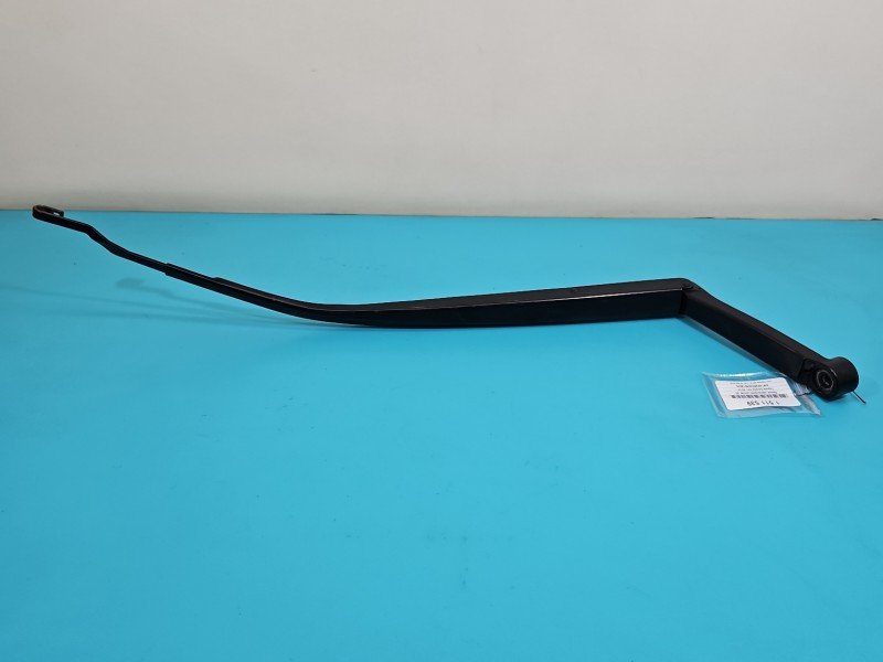 Ramie wycieraczki prawe Toyota Corolla E21 19-