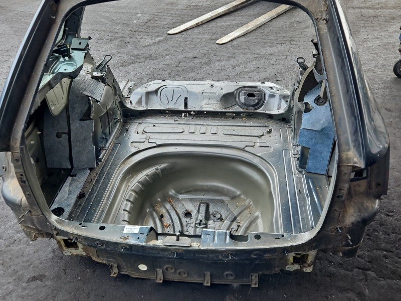 Pas tylny podłoga wanna bagażnika Skoda Octavia III kombi