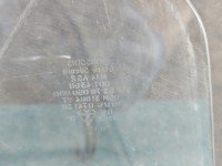 Szyba drzwi przód prawa Peugeot 305 kombi
