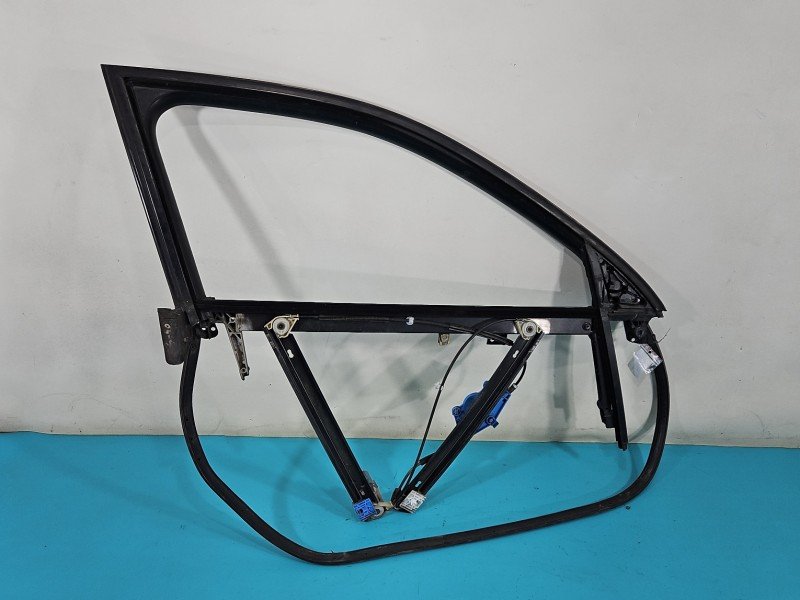 Podnośnik przód prawy Audi A4 B6 4d sedan Podnośnik przód prawy Audi A4 B6 4d sedan