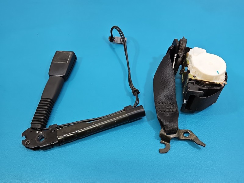 Pas bezpieczeństwa przód lewy kierowcy Bmw e90 EU