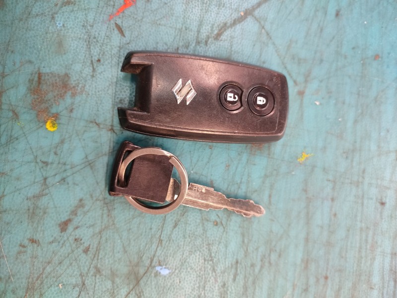 PILOT KLUCZYK KEYLESS Suzuki Sx4 I 06-