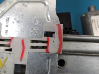 Podnośnik przód prawy SZYBY WINDA Peugeot 2008 I Peugeot, 6pin .Popękany plastik mocowania szyny 0130824160, 9815999280 5d HB