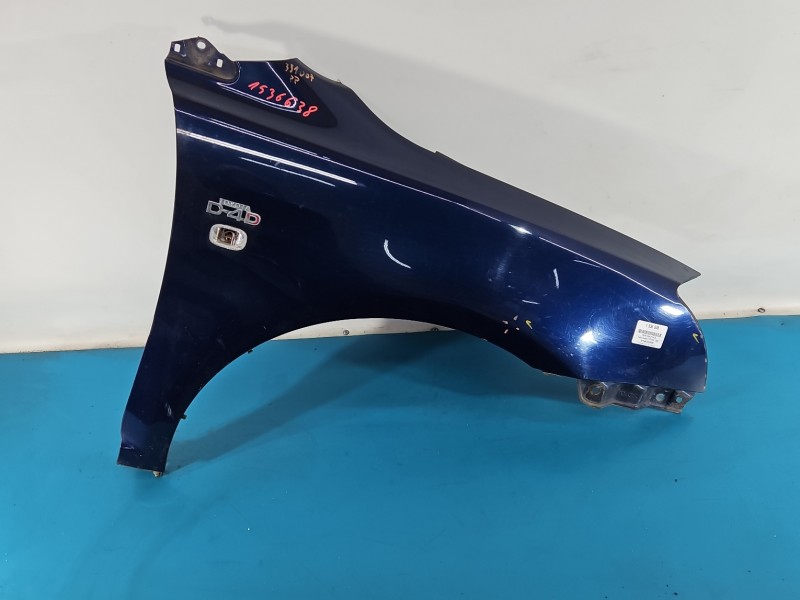 Błotnik przód prawy Toyota Avensis II T25 8P4