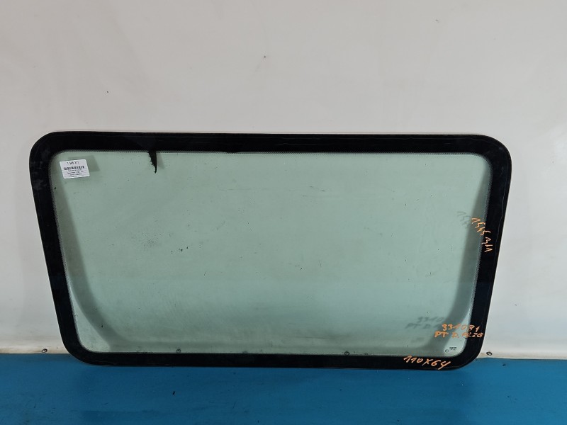 Szyba drzwi tył prawa Renault Master II HB