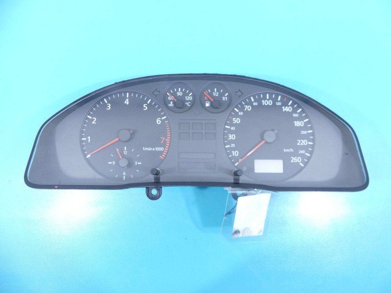 Licznik Audi A4 B5 8D0919861C 1.6 wiel