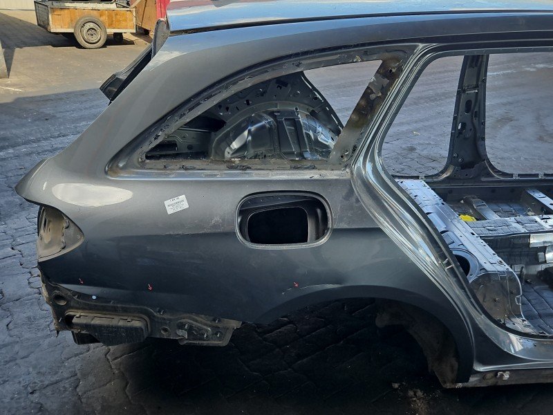 Błotnik tył prawy Mercedes W213 szary 992 ćwiartka Błotnik tył prawy Mercedes W213 szary 992 ćwiartka