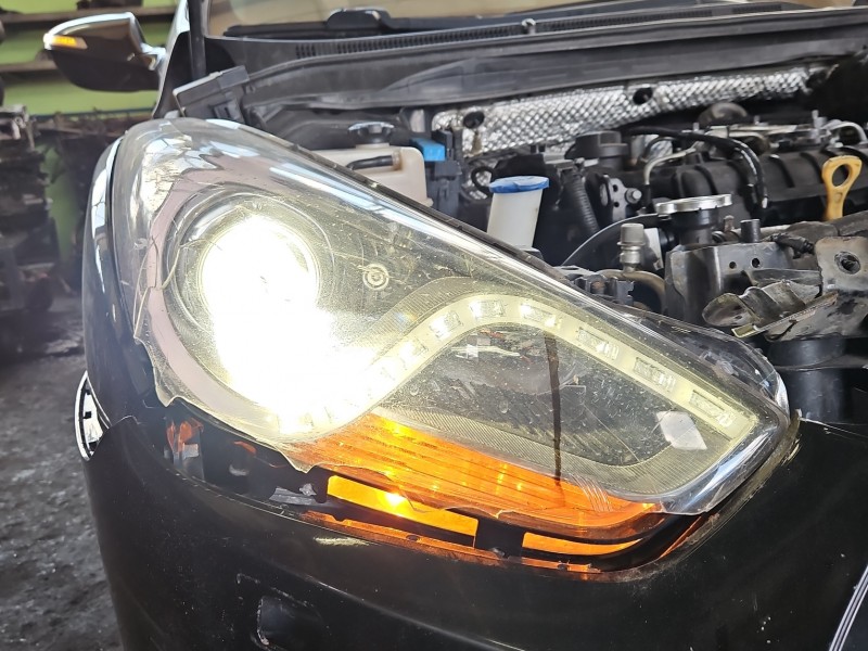 Reflektor prawy lampa przód Hyundai I40 EUROPA