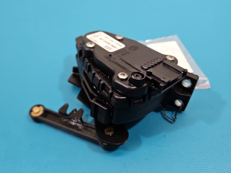 Pedał gazu potencjometr Renault Clio II 8200089851 1.4 16V