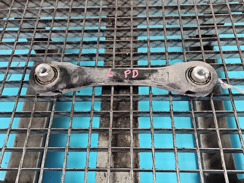 Wahacz tył lewy Skoda Superb IV