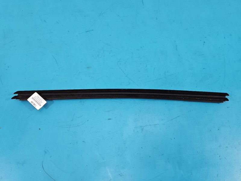 Uszczelka drzwi przód lewa Jeep Cherokee KL