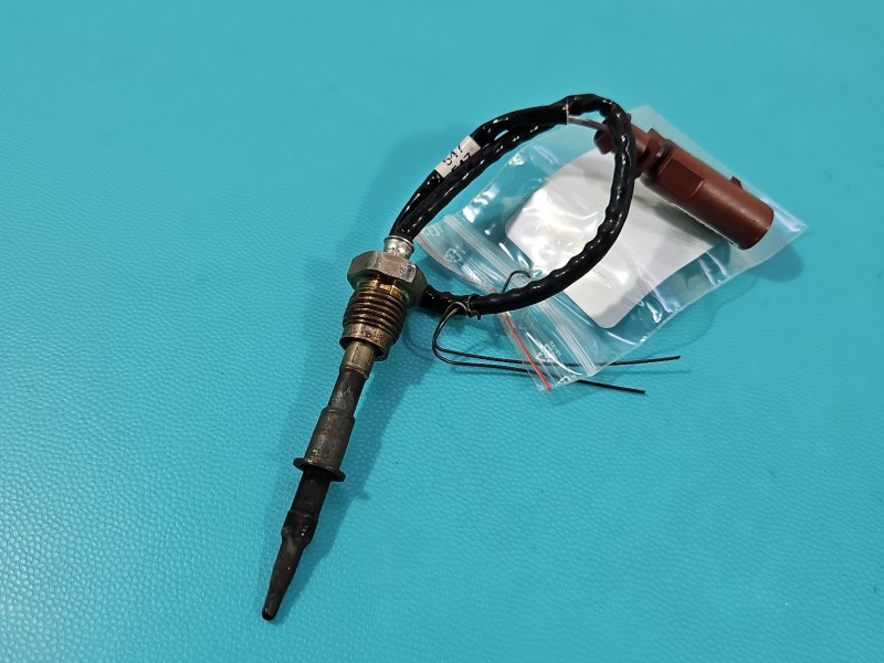 Czujnik temperatury spalin Skoda Superb III 05L906088M