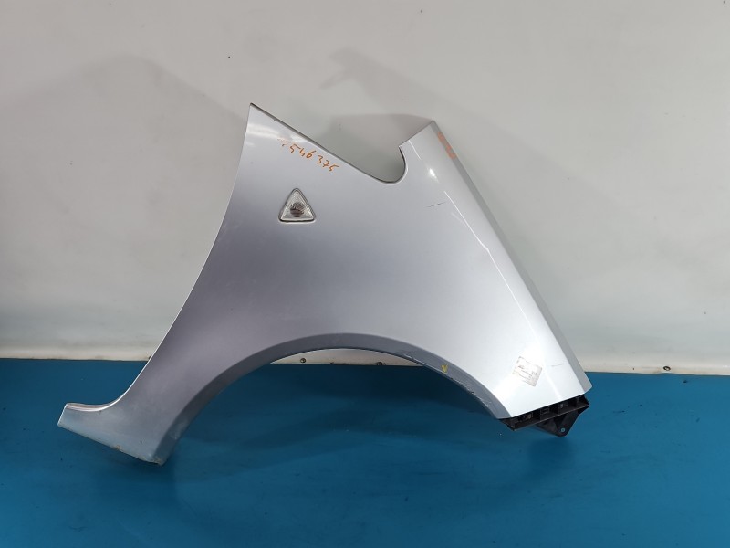 Błotnik przód prawy Mitsubishi Colt Z30 VI 04- srebrny 16H