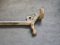 Tylna belka oś tył Toyota Yaris II 1.0 vvti