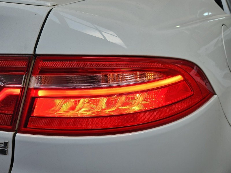 Lampa tył prawa Jaguar XE X760 sedan EUROPA