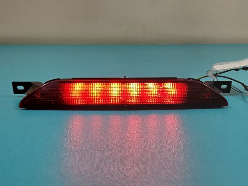 TRZECIE ŚWIATŁO STOP STOPU Jeep Grand Cherokee IV WK2