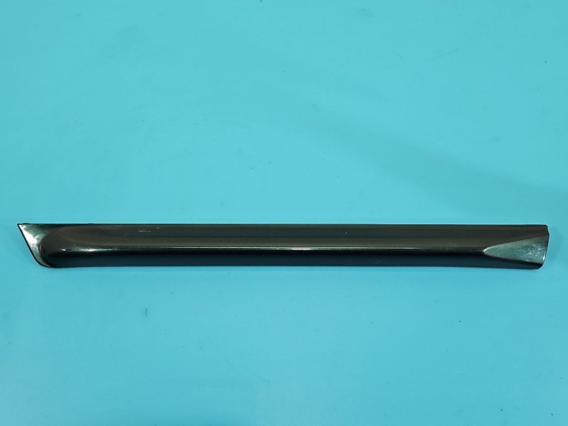 Listwa drzwi tył prawa Audi A6 C5 4B3853970 Listwa drzwi tył prawa Audi A6 C5 4B3853970