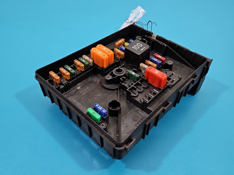 Skrzynka bezpieczników Vw Tiguan I 07-