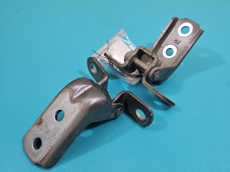 Zawias drzwi przód prawy Hyundai Elantra VI 15-20