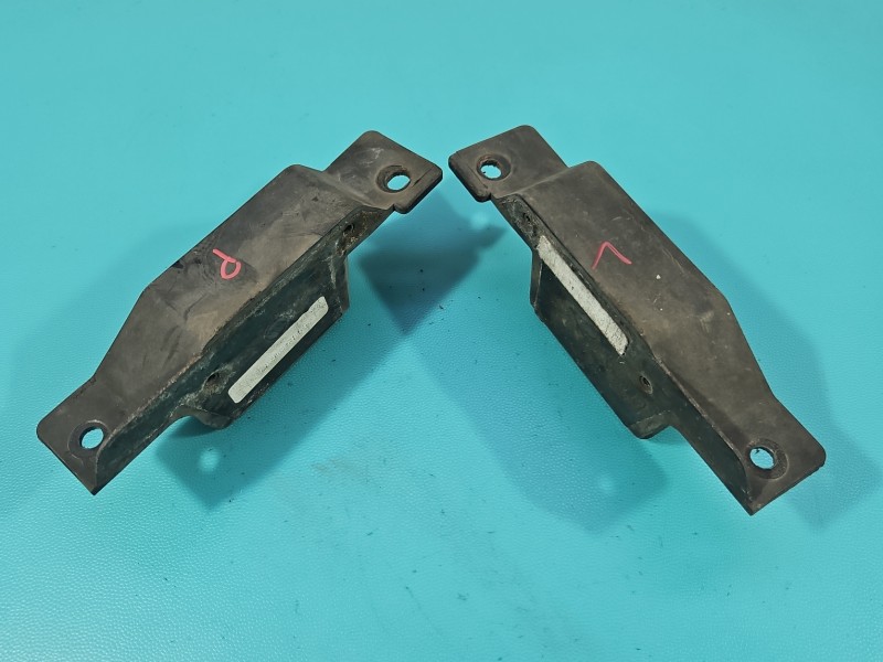 Mocowanie Europejska, chłodnicy wody, 2 elementy uchwyt 68144539AB Jeep Cherokee KL