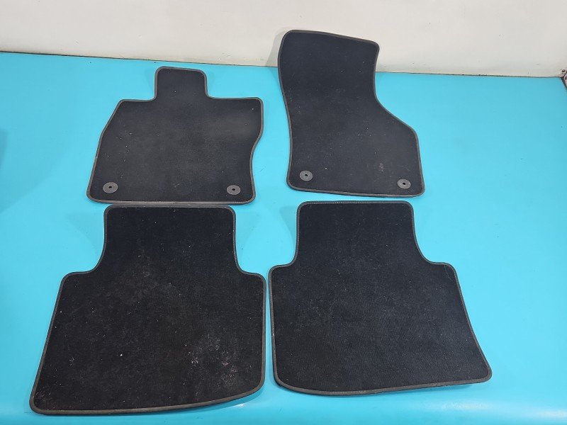 Dywaniki komplet Skoda Superb III