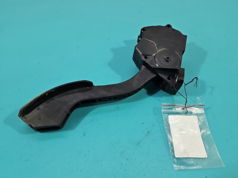 Pedał gazu potencjometr Toyota Rav4 III 05- 78110-42010, 198800-7270 2.2 D-CAT Pedał gazu potencjometr Toyota Rav4 III 05- 78110-42010, 198800-7270 2.2 D-CAT