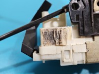 Zamek tył lewy 1697302135 Mercedes ML W164 Mercedes, Uszkodzone zapięcie wtyczki. 4pin