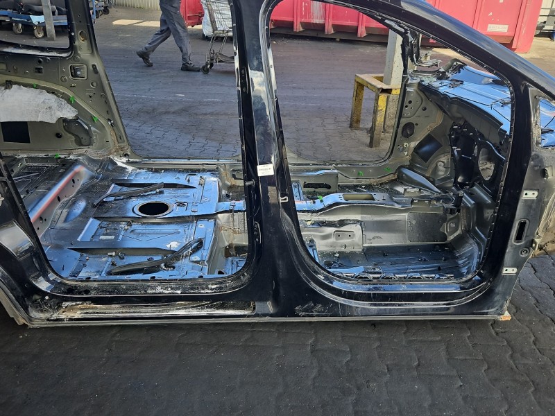 Próg prawy SŁUPEK ŚRODKOWY B Vw Sharan II 10- HB 5d czarny LC9X