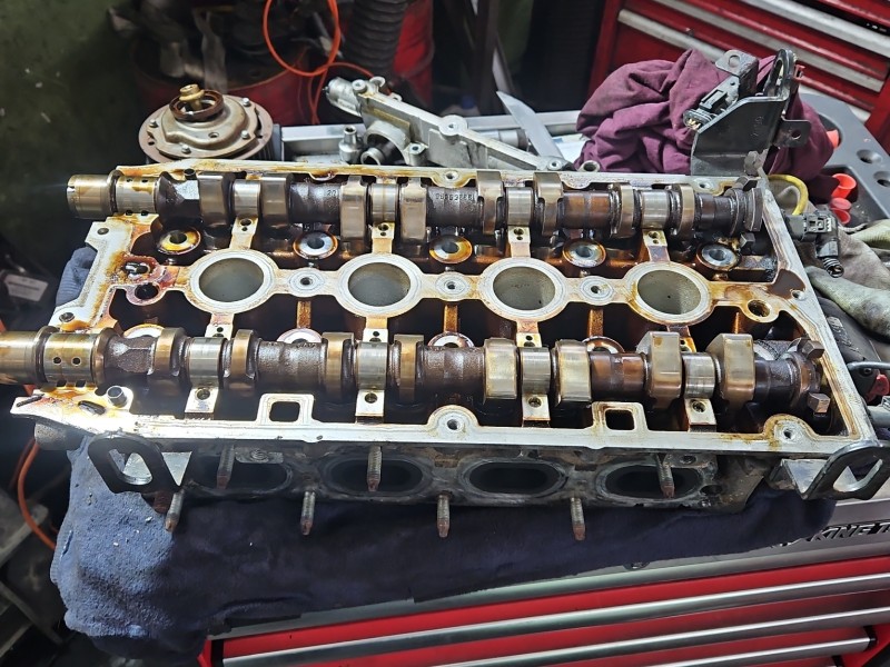 Głowica Opel Astra IV J 55559340 1.6 16V