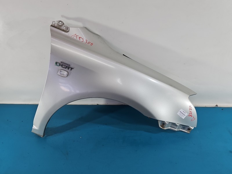 Błotnik przód prawy Toyota Avensis II T25 1C0