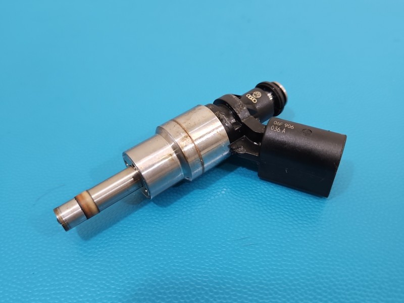 Wtryskiwacz listwa wtryskowa 0261500020, 06F906036A Vw Passat B6 2.0 TFSI BPY 200KM