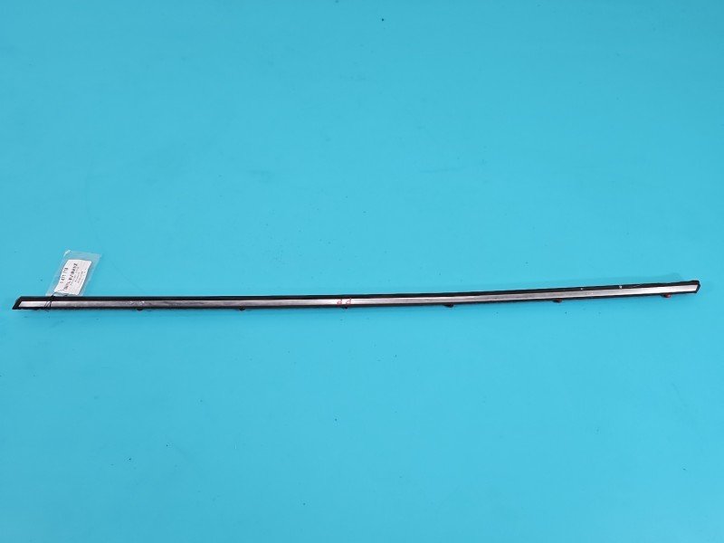 Listwa drzwi przód prawa Mercedes 123