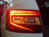 Lampa tył lewa Z BŁOTNIKA 15-19 Skoda Superb III kombi