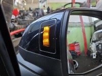 Lusterko prawe AUDI Q7 II 4M Europa / Lakier:LC5M / 15pin + kamera / Pęknięty kierunkowskaz / wkład lusterka ociera o...