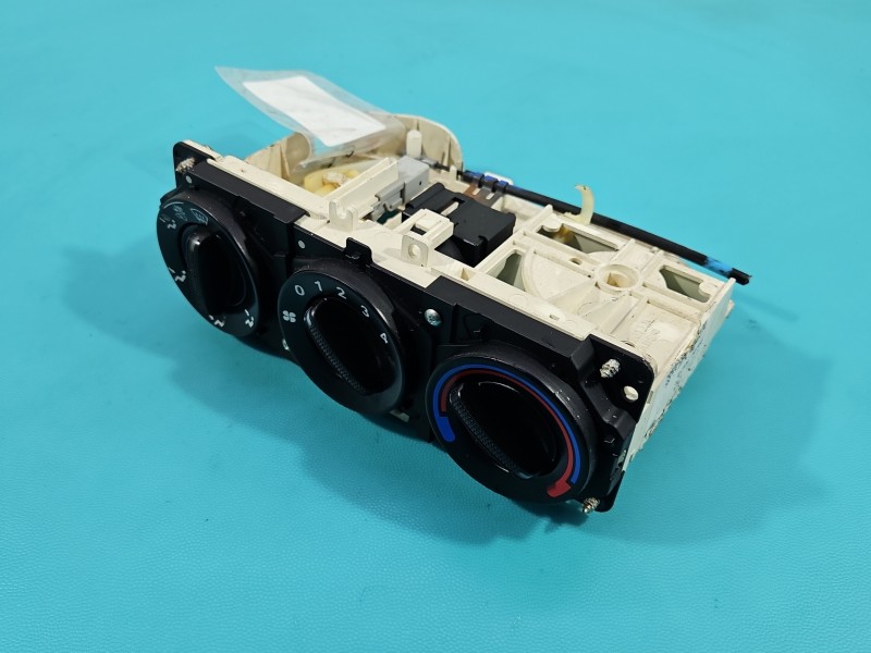 Konsola panel nawiewu Honda Civic VII 79500-S6D-G022-M1