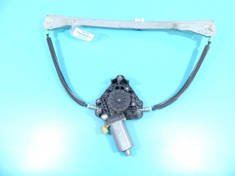 Podnośnik przód prawy SZYBY WINDA 0130821691 Renault Clio II Renault, 2pin 5-drzwi 5d HB