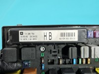 Skrzynka bezpieczników Opel Zafira B 13206754