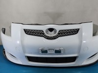 Zderzak przód przedni Toyota Auris I 040