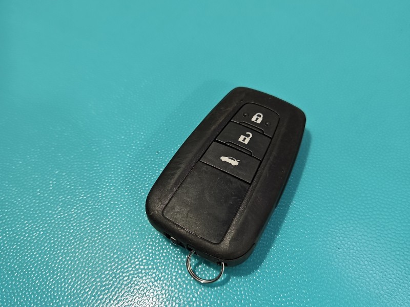 PILOT KLUCZYK KEYLESS Toyota Corolla E21 19- MR15381