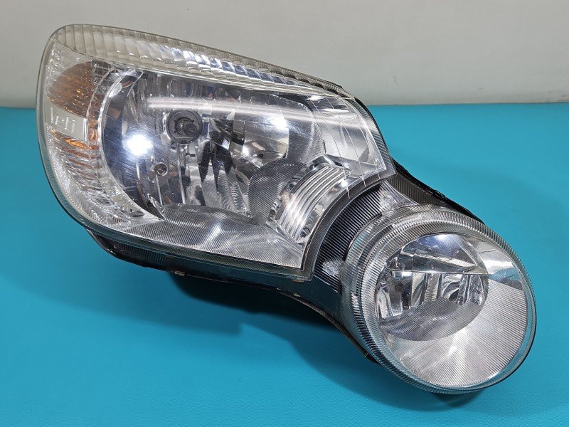 Reflektor prawy lampa przód Skoda Yeti EUROPA Reflektor prawy lampa przód Skoda Yeti EUROPA