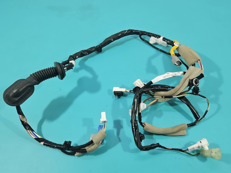 Instalacja Wiązka drzwi przód prawych Suzuki Vitara II 2015- 36757-63U20