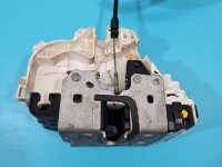Zamek przód prawy P04589924AE Jeep Grand Cherokee IV WK2 EUROPA Producent części: JEEP, 4pin