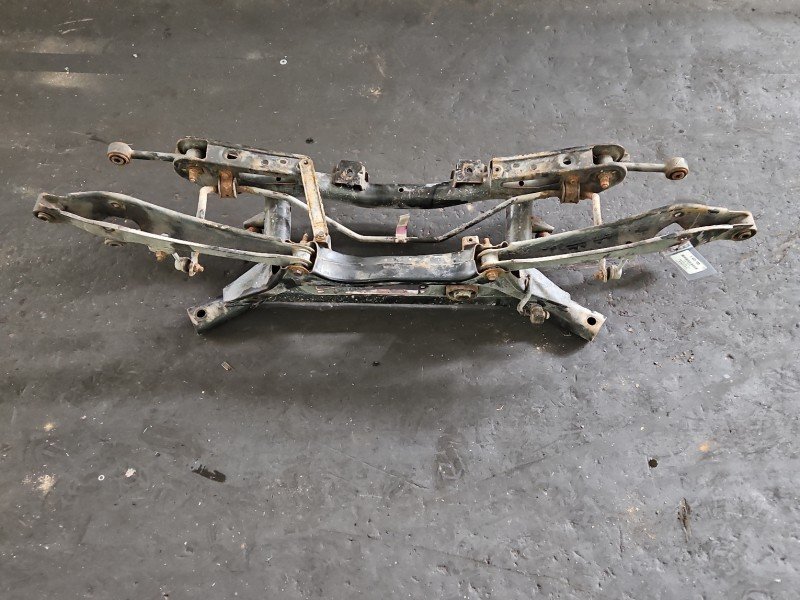 Tylna belka oś tył Jeep Patriot 06-17 2.4 16V Tylna belka oś tył Jeep Patriot 06-17 2.4 16V