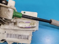 Zamek przód lewy 1697202535 Mercedes W169 EUROPA Mercedes, 4pin. Uszkodzone mocowanie trzymające wtyczke