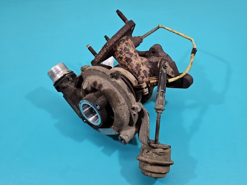 Turbosprężarka Renault Master III 10-19 795637-1, 8200822404 2.3 dci 101KM Turbosprężarka Renault Master III 10-19 795637-1, 8200822404 2.3 dci 101KM